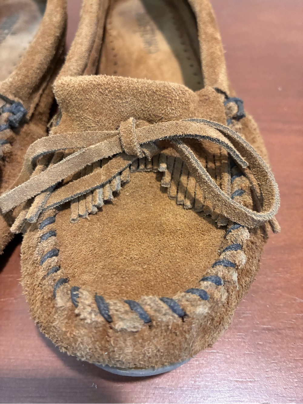 Minnetonka Kilty Moccasins Women’s Size 8.5 Brown Soft Suede Fringe Rubber Sole - Picture 10 of 12